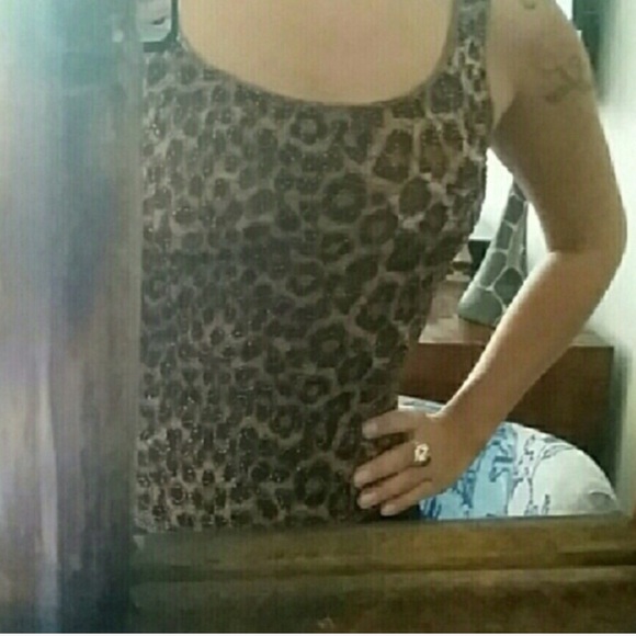 Leopard 🐆 embroidered top - Picture 2 of 5